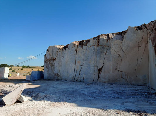 Natural Stone: A Durable and Eco-Conscious Choice for Interior Design